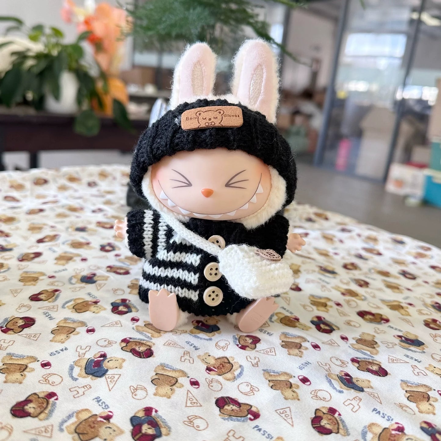 Labubu Doll Winter Outfit – Knitted Sweater & Hat Set with Animal Accents (Fits 15–17cm Dolls)